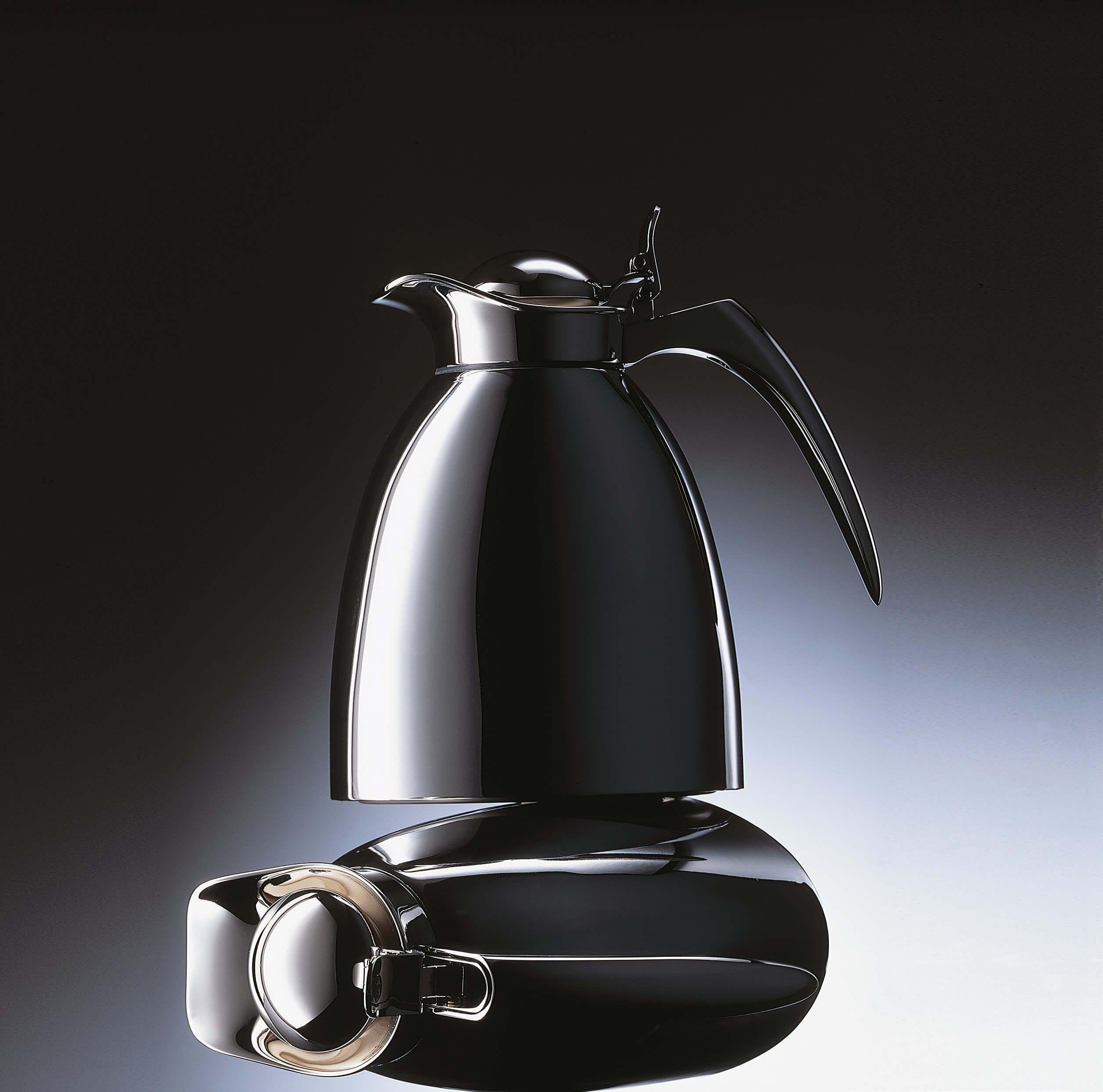 Hotel design vacuum jug by Alfi Tassilo von Grolman Design